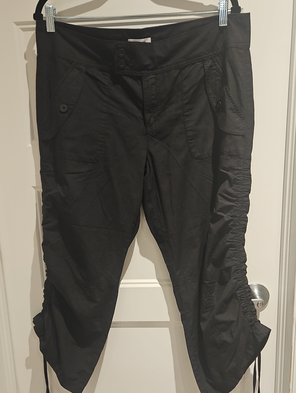 Men's Black Cargo Capri Pants